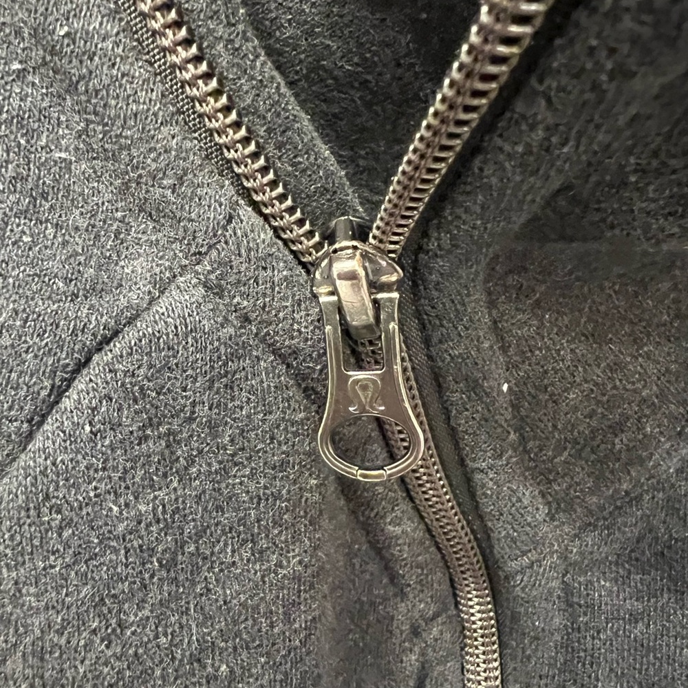 lululemon athletica Women's Dark Gray Asymmetrical Zip Jacket - Picture 4 of 6